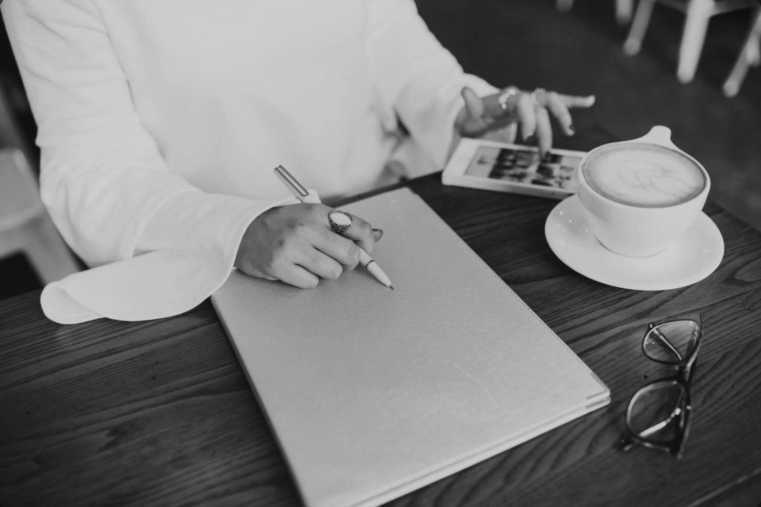 AI株価分析ツールのダッシュボード画面